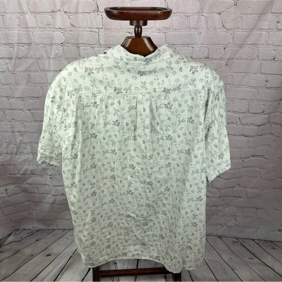 ROWM short sleeve button front shirt with cactus print size 3X - Picture 6 of 7